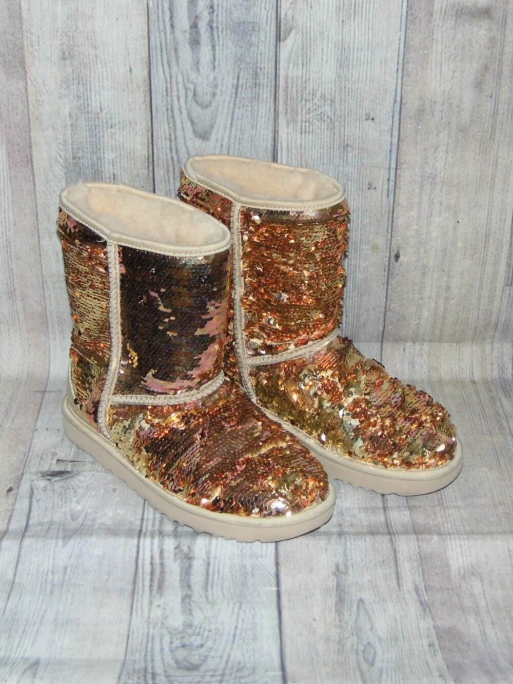UGG Classic Short Sparkle Reversible Sequin Rose Gold Boots Womens Size 8